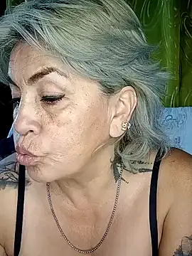 Snapshot of DirtyBIianca chatting on February 19, 2025, 7:50 am DirtyBIianca online show from February 19, 2025, 7:50 am