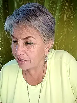 Snapshot of DirtyBIianca chatting on October 7, 2025, 2:01 am DirtyBIianca online show from October 7, 2025, 2:01 am