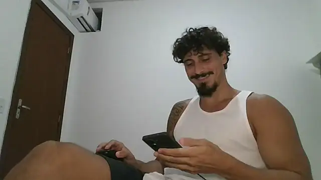 Snapshot of milkoffe chatting on February 2, 2026, 1:04 am milkoffe online show from February 2, 2026, 1:04 am