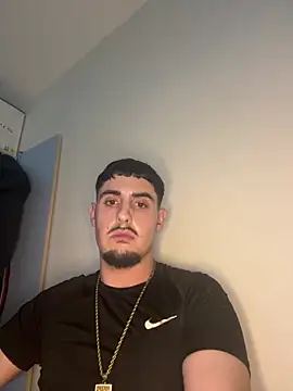 Snapshot of Vale_187 chatting on January 17, 2026, 10:52 am Vale 187 online show from January 17, 2026, 10:52 am