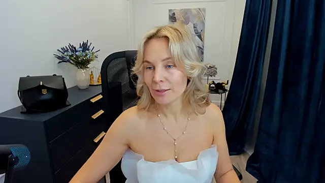 Snapshot of Sinty_Devis chatting on February 22, 2026, 4:26 am Sinty Devis online show from February 22, 2026, 4:26 am