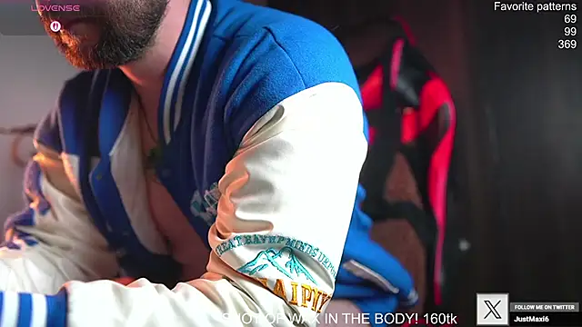 Snapshot of just_maxii chatting on March 12, 2026, 12:05 am just maxii online show from March 12, 2026, 12:05 am