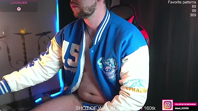 Snapshot of just_maxii chatting on April 12, 2026, 9:29 pm just maxii online show from April 12, 2026, 9:29 pm