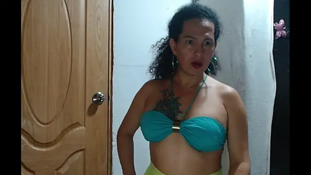 Snapshot of abbycrespa chatting on February 25, 2025, 4:25 pm abbycrespa online show from February 25, 2025, 4:25 pm