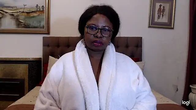 Snapshot of OmegaLipps chatting on May 1, 2026, 4:23 pm OmegaLipps online show from May 1, 2026, 4:23 pm