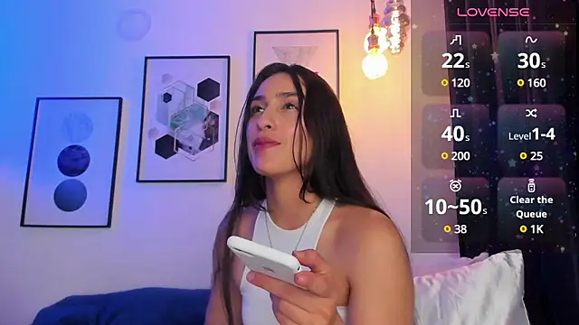 Milan Rouxx online show from December 3, 2024, 2:42 am