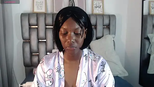 Snapshot of Sara_Marks chatting on May 20, 2026, 11:40 am Sara Marks online show from May 20, 2026, 11:40 am