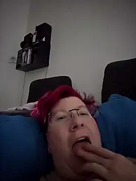 dieGeile0411 online show from October 29, 2025, 11:20 am