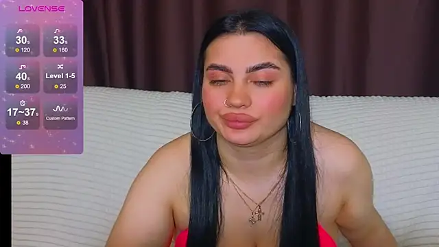 Snapshot of Nikki_Kardashian chatting on February 12, 2025, 2:03 am Nikki Kardashian online show from February 12, 2025, 2:03 am