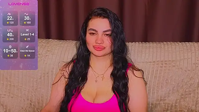 Snapshot of Nikki_Kardashian chatting on March 6, 2025, 1:37 am Nikki Kardashian online show from March 6, 2025, 1:37 am
