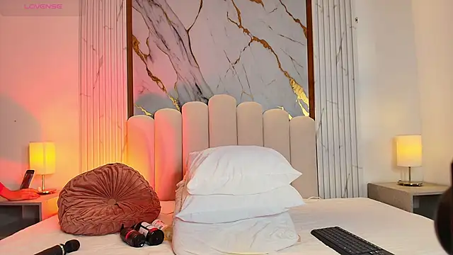 Snapshot of carolriveraa_ chatting on February 17, 2025, 8:16 pm carolriveraa online show from February 17, 2025, 8:16 pm