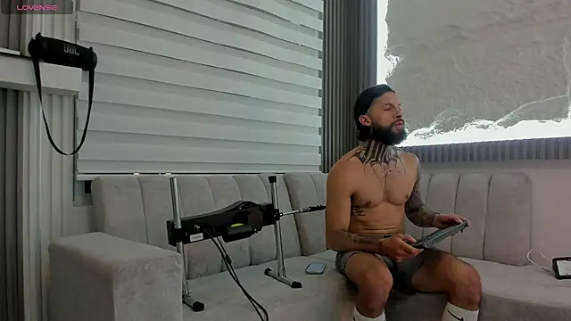 Apolo Bianco  online show from October 12, 2025, 2:35 am