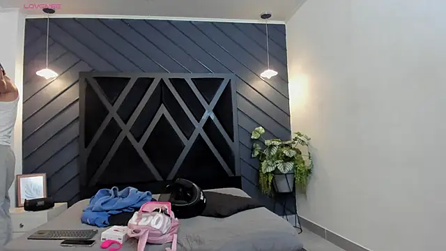 Apolo Bianco  online show from September 25, 2025, 11:22 pm