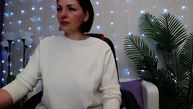 Camelia Lillie online show from May 15, 2026, 1:14 am
