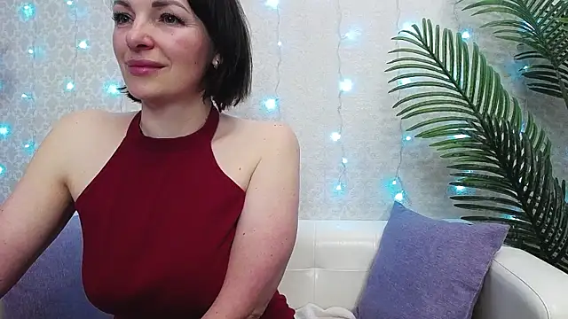 Camelia Lillie online show from May 19, 2026, 1:21 am