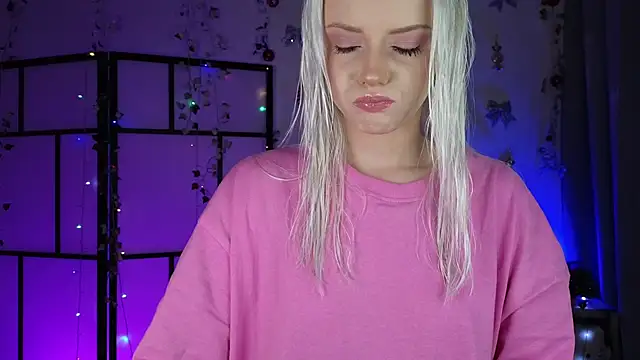 Snapshot of ImBonBon chatting on February 6, 2025, 4:21 am ImBonBon online show from February 6, 2025, 4:21 am