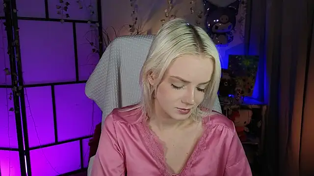 Snapshot of ImBonBon chatting on November 24, 2025, 12:32 am ImBonBon online show from November 24, 2025, 12:32 am