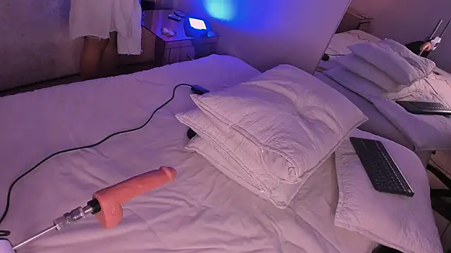 VioletaAbel online show from November 8, 2025, 10:52 am