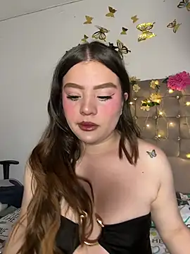 Jullieetta online show from May 4, 2026, 12:08 pm
