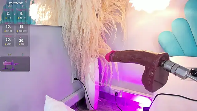 EriKlein online show from November 12, 2025, 8:56 pm