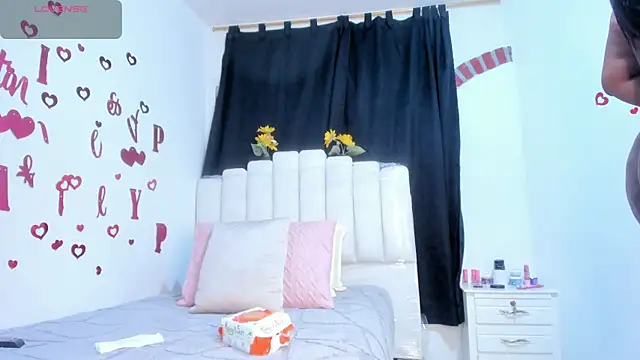 RoxannaBlanche online show from March 3, 2026, 12:56 pm