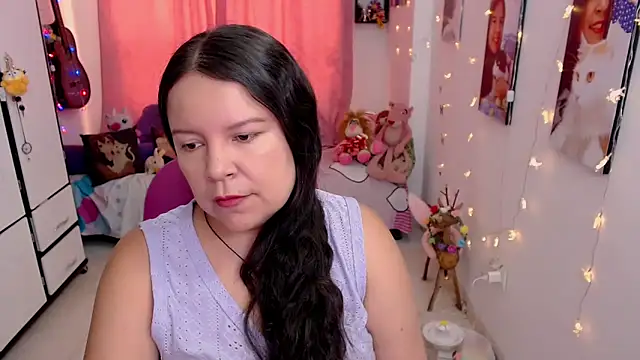 claryssa  online show from May 17, 2026, 8:53 pm