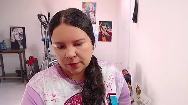 claryssa  online show from May 27, 2026, 6:37 pm