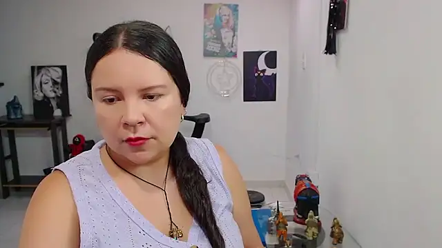 claryssa  online show from May 28, 2026, 6:58 pm