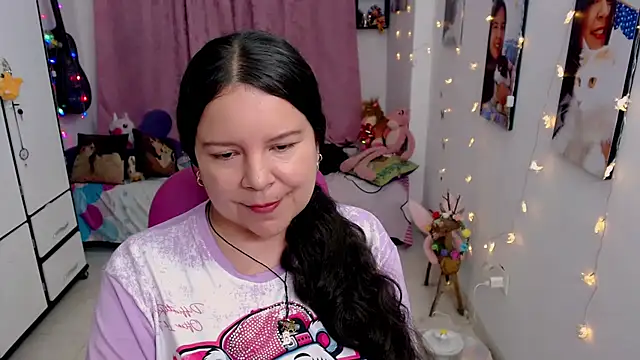 claryssa  online show from May 23, 2026, 8:24 am