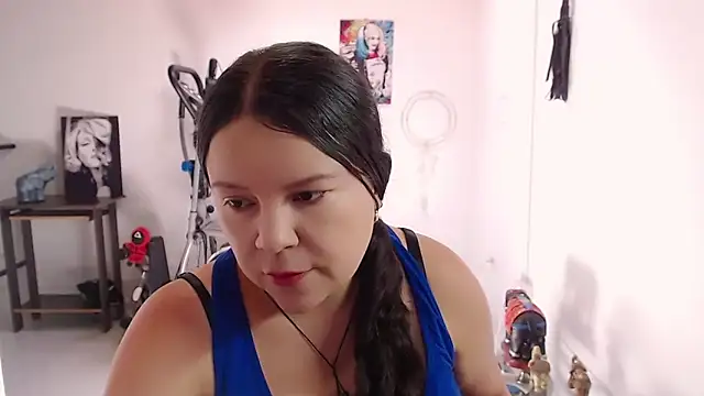 claryssa  online show from May 15, 2026, 5:55 pm