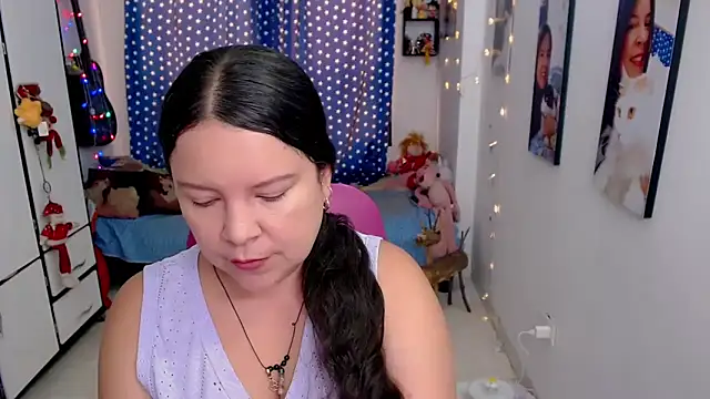 claryssa  online show from January 14, 2026, 8:01 pm