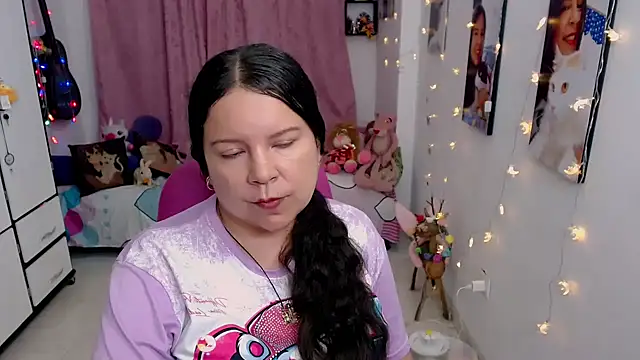 claryssa  online show from May 16, 2026, 10:36 am