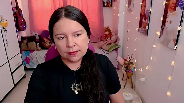 claryssa  online show from May 22, 2026, 8:18 pm