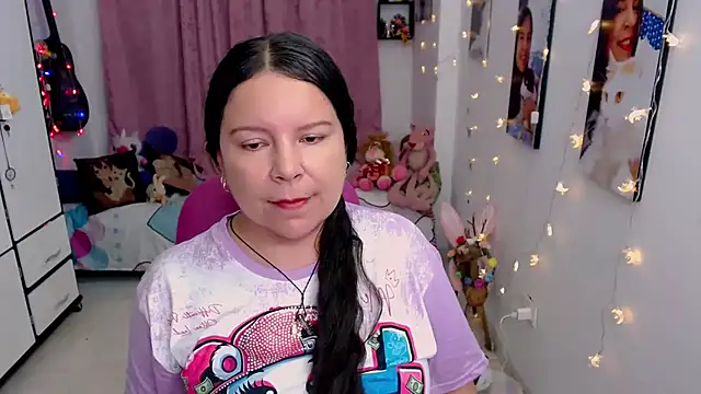 claryssa  online show from May 16, 2026, 6:01 am