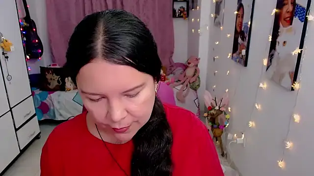 claryssa  online show from May 9, 2026, 6:28 am