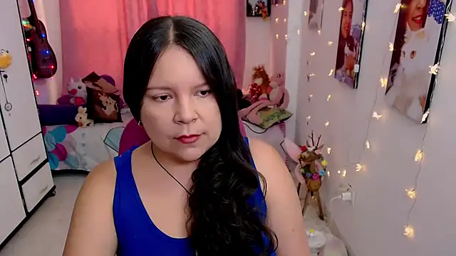 claryssa  online show from May 21, 2026, 9:45 pm