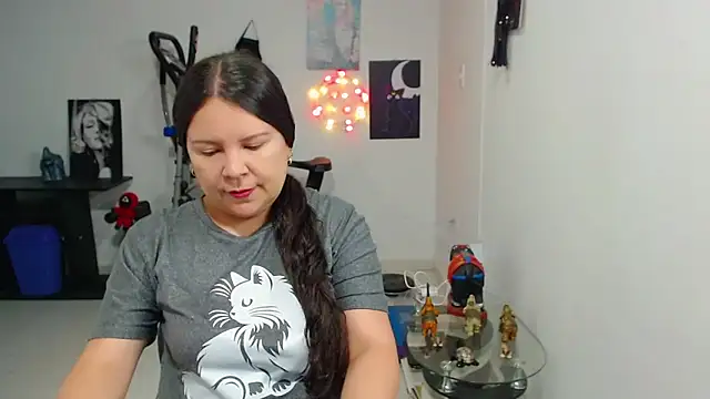 claryssa  online show from May 31, 2026, 4:07 am