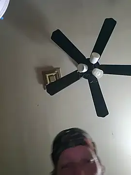 Hugebwc102 online show from November 23, 2025, 8:02 am