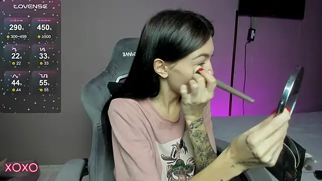 Mariella Adamss online show from November 18, 2025, 12:52 pm