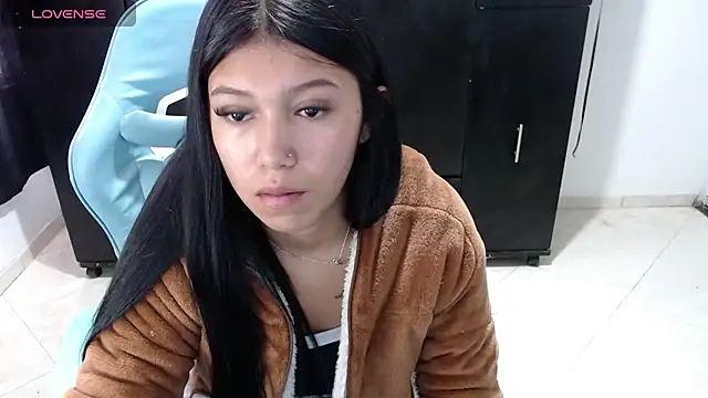 emily rosse04 online show from June 23, 2026, 1:20 pm