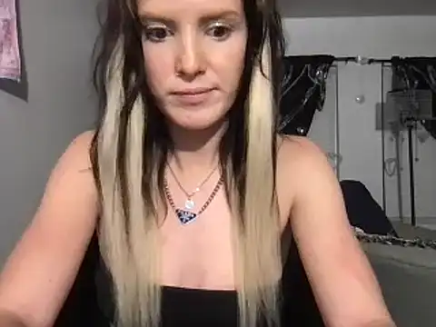 Snapshot of kittycatkendra chatting on February 17, 2025, 4:09 am kittycatkendra online show from February 17, 2025, 4:09 am