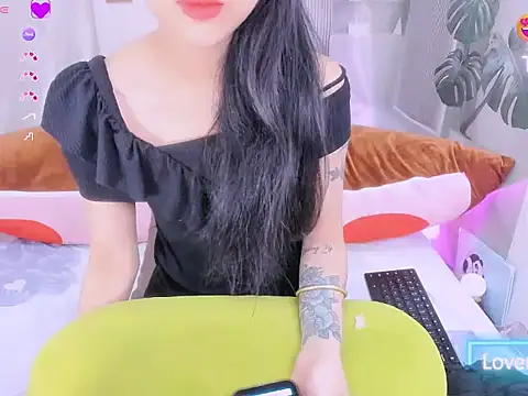 Snapshot of Ly__ chatting on April 9, 2026, 3:19 am Ly online show from April 9, 2026, 3:19 am