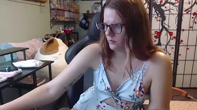 Snapshot of Sarahtineke chatting on March 24, 2026, 4:07 pm Sarahtineke online show from March 24, 2026, 4:07 pm