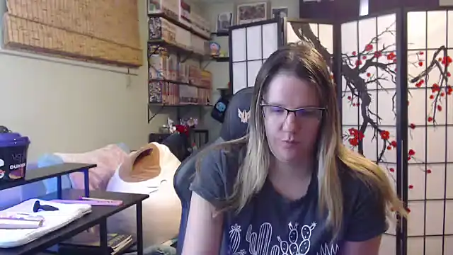 Snapshot of Sarahtineke chatting on February 6, 2026, 6:15 pm Sarahtineke online show from February 6, 2026, 6:15 pm