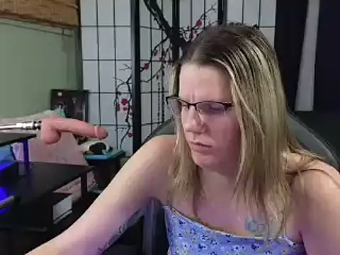 Sarahtineke online show from January 10, 2025, 5:05 am