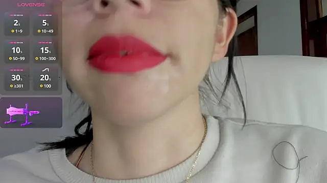 Snapshot of Katty_mouth chatting on December 3, 2024, 8:33 pm Katty mouth online show from December 3, 2024, 8:33 pm