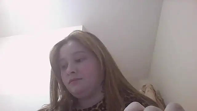 Snapshot of Light_Luna chatting on February 20, 2026, 3:47 pm Light Luna online show from February 20, 2026, 3:47 pm