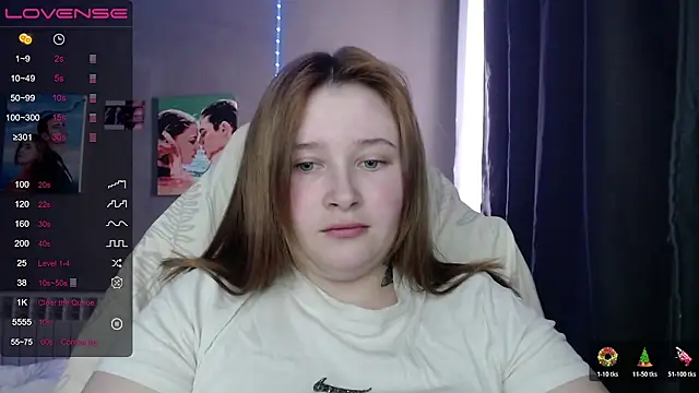 Snapshot of Light_Luna chatting on February 9, 2026, 7:17 am Light Luna online show from February 9, 2026, 7:17 am