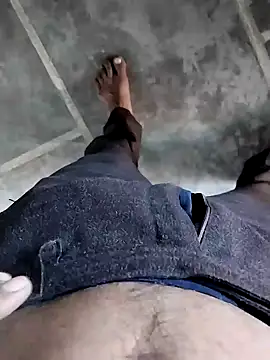 Snapshot of Monster_Bigdick chatting on December 2, 2024, 6:05 am Monster Bigdick online show from December 2, 2024, 6:05 am