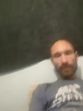 Snapshot of Johnnyw151 chatting on October 21, 2025, 2:05 pm Johnnyw151 online show from October 21, 2025, 2:05 pm